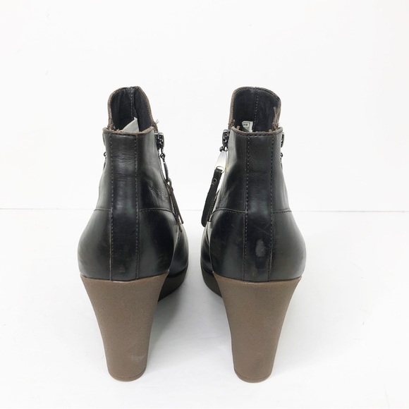 Ugg Brown leather Sherpa lined wedge ankle boots - Picture 2 of 10